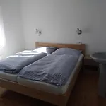 Apartma Hluboka 홈스테이