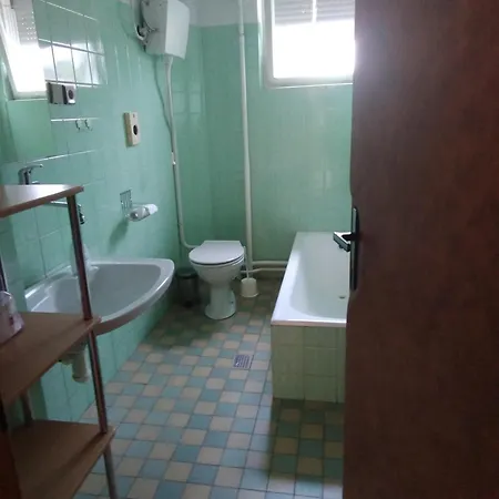 Ubytování v soukromí Apartma Hluboka *