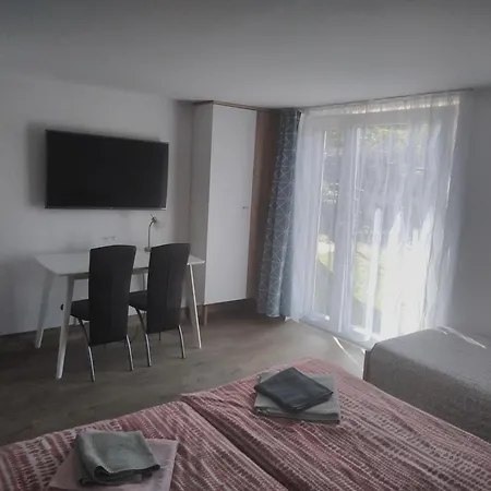 Apartma Hluboka 홈스테이 *